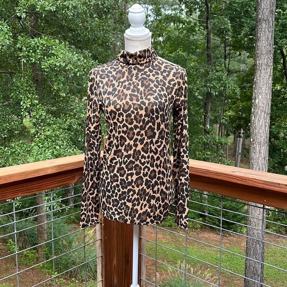 J. Crew Leopard Print High Neck Long sleeve Blouse Size M NWT Mob Wife Stretchy - Picture 2 of 7